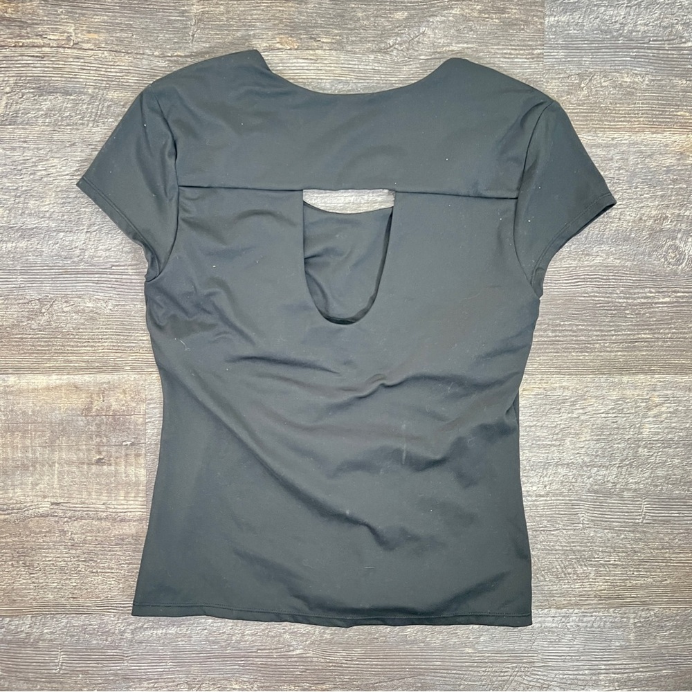 GAP Fit Black Short Sleeve Cut-Out Top size large L B127 - Picture 4 of 4